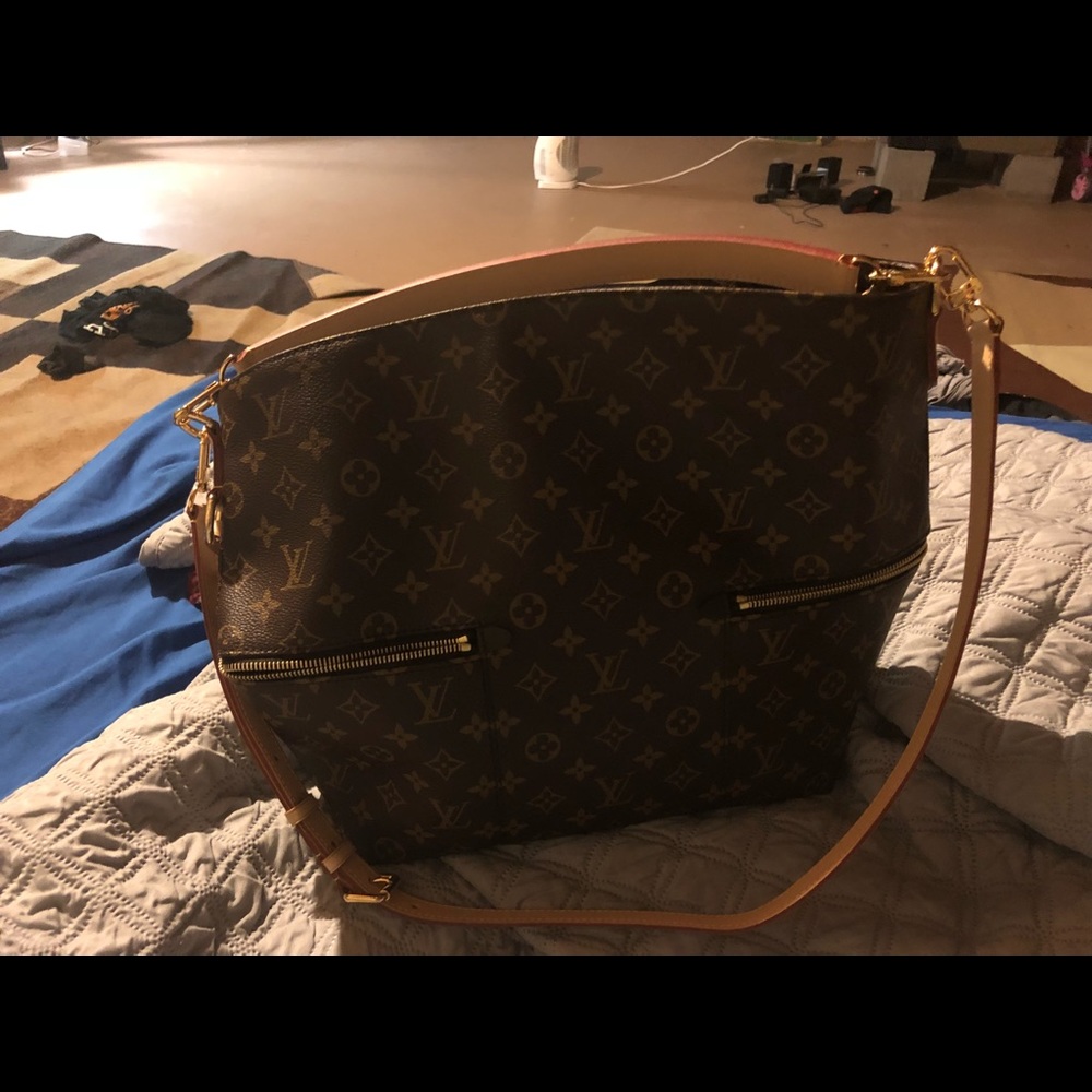 Louis Vuitton Mellie MNG AUTHENTIC